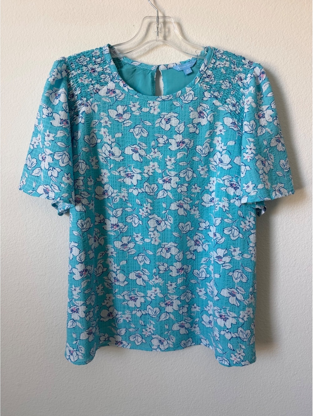 Draper James Short Sleeve Round Neck Aqua Blue Floral Stretch Blouse Size M